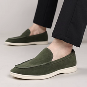 Klasyczne zamszowe loafersy