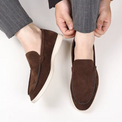 Klasyczne zamszowe loafersy