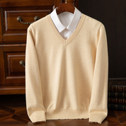 Elegancki Sweter z Dekoltem w Serek
