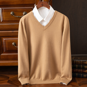 Elegancki Sweter z Dekoltem w Serek