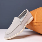 Klasyczne zamszowe loafersy