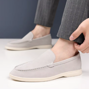 Klasyczne zamszowe loafersy