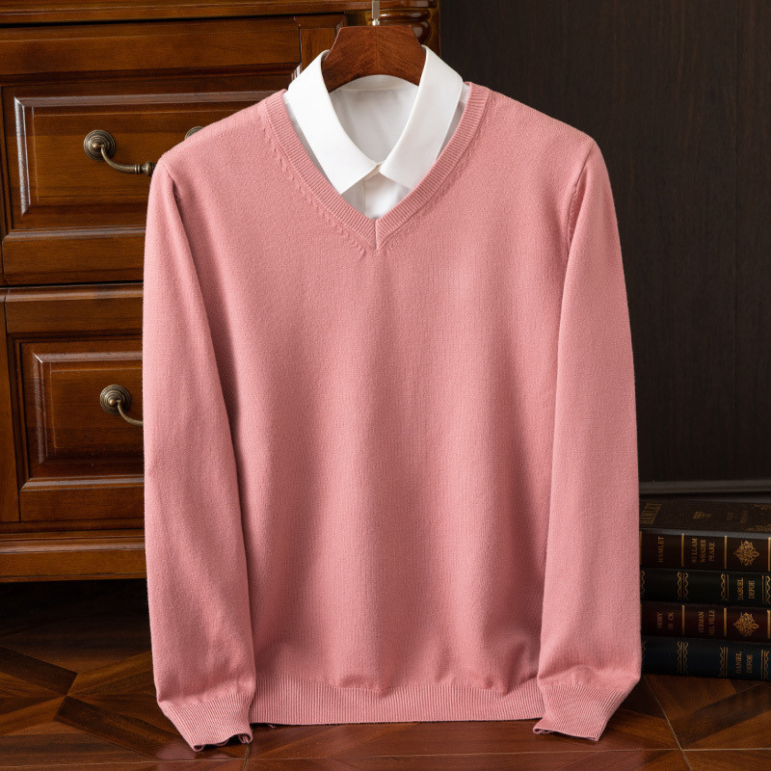 Elegancki Sweter z Dekoltem w Serek