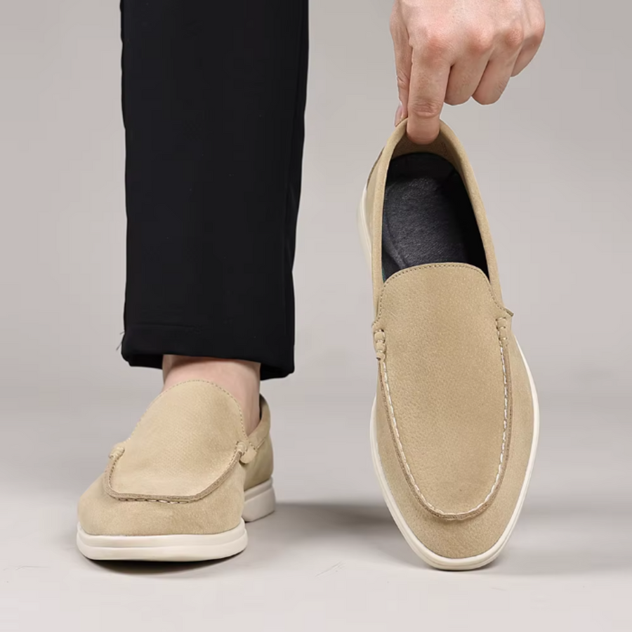 Klasyczne zamszowe loafersy