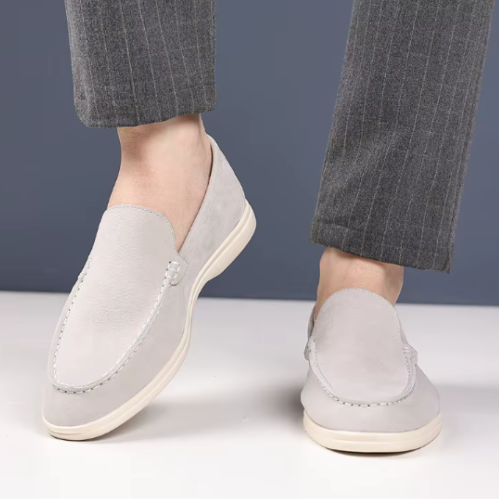 Klasyczne zamszowe loafersy