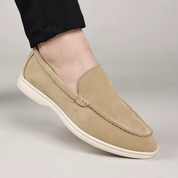 Klasyczne zamszowe loafersy