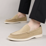 Klasyczne zamszowe loafersy