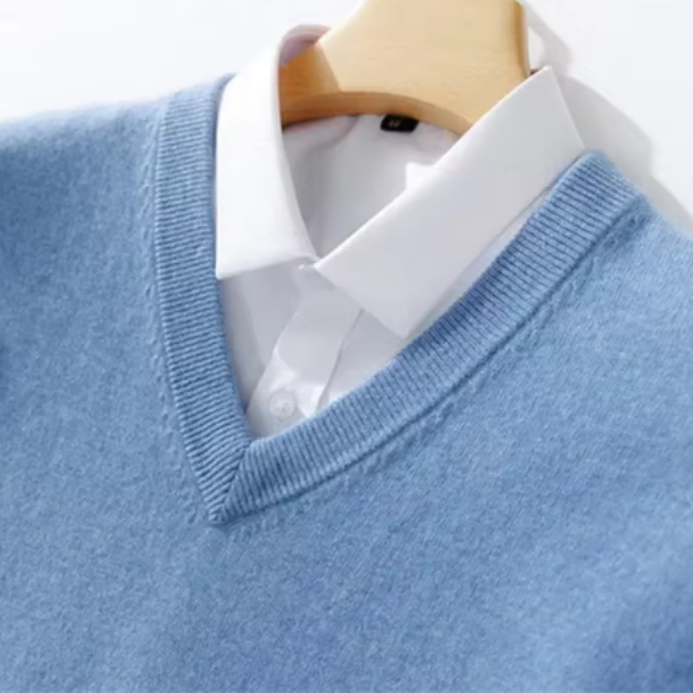 Elegancki Sweter z Dekoltem w Serek
