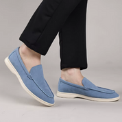 Klasyczne zamszowe loafersy