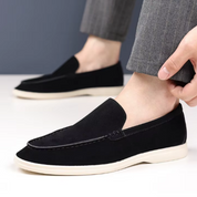 Klasyczne zamszowe loafersy