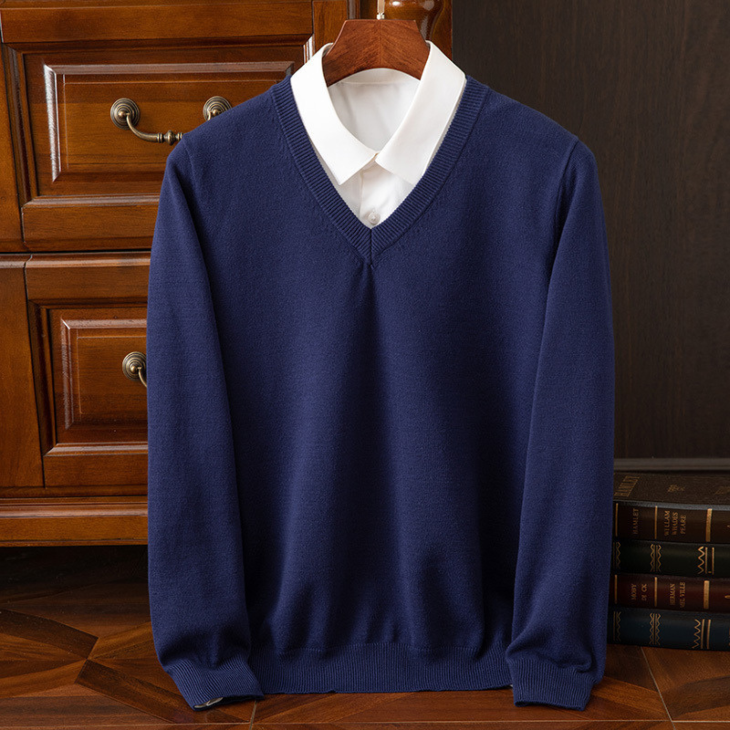 Elegancki Sweter z Dekoltem w Serek