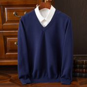 Elegancki Sweter z Dekoltem w Serek