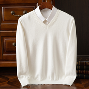 Elegancki Sweter z Dekoltem w Serek