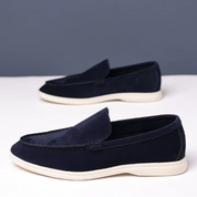 Klasyczne zamszowe loafersy