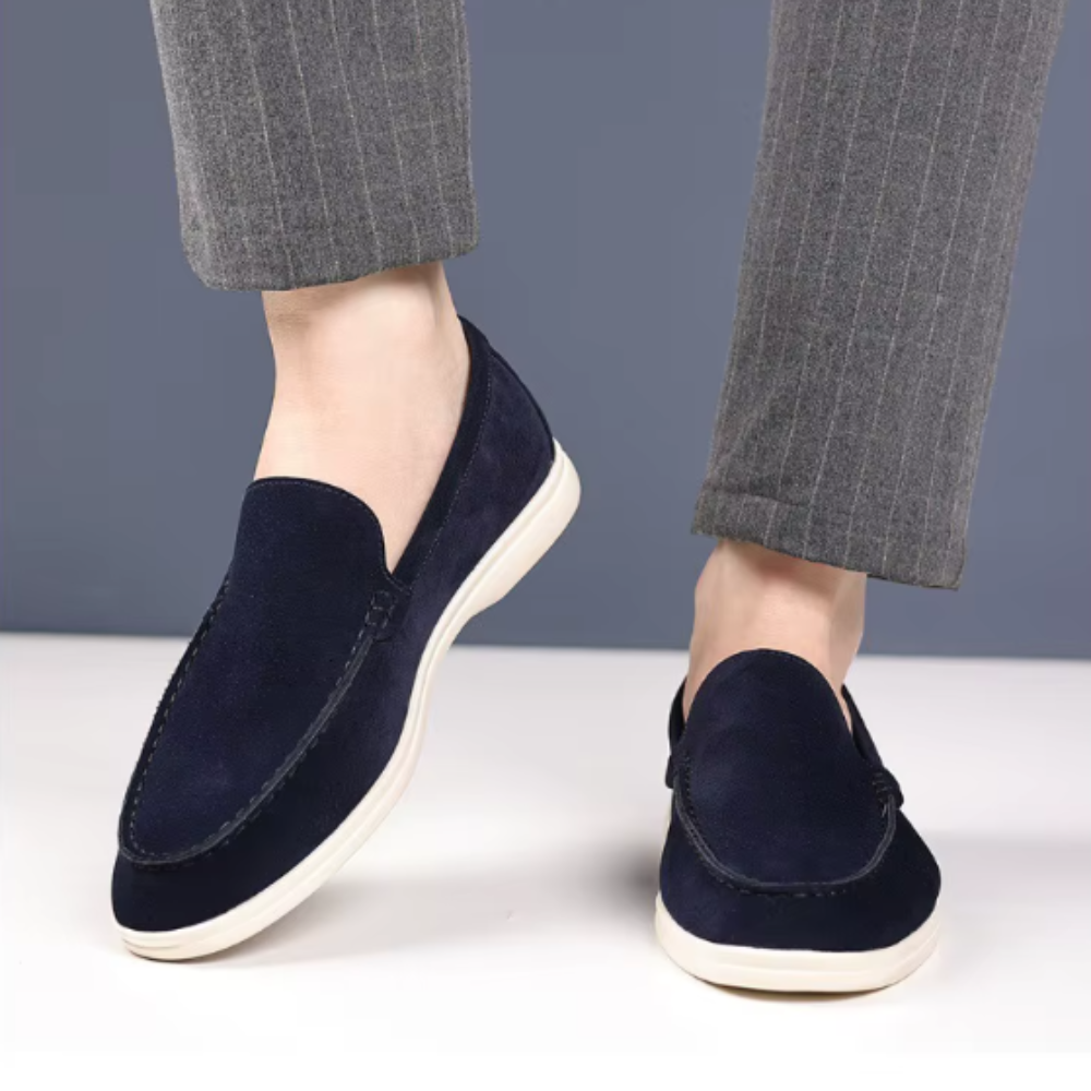 Klasyczne zamszowe loafersy