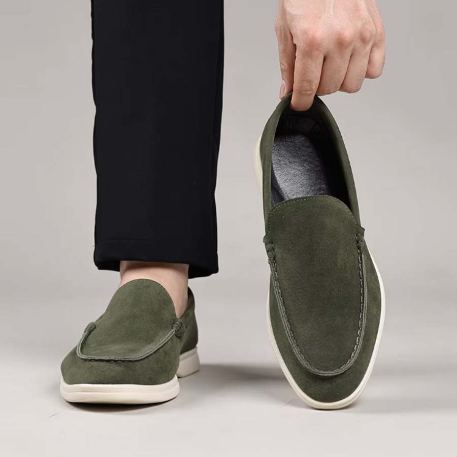 Klasyczne zamszowe loafersy