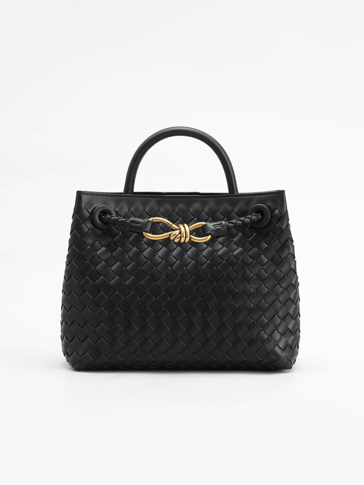 Torba z metalowym uchwytem w detalu