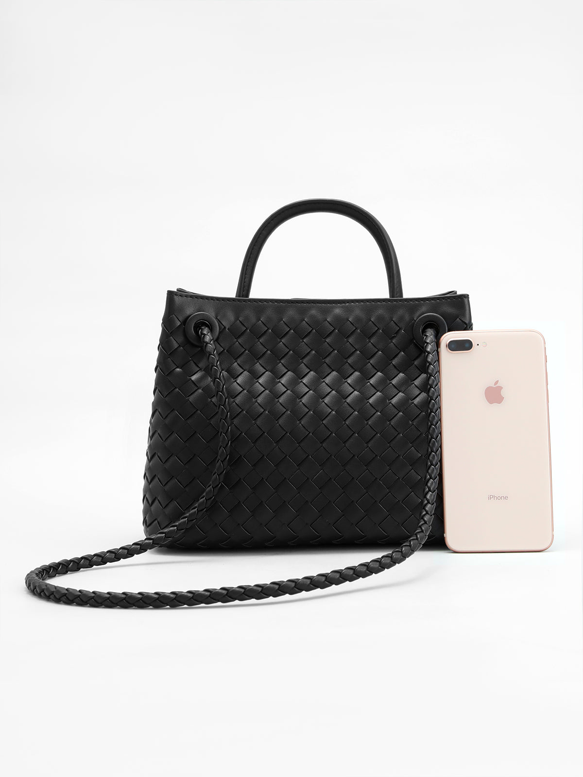 Torba z metalowym uchwytem w detalu