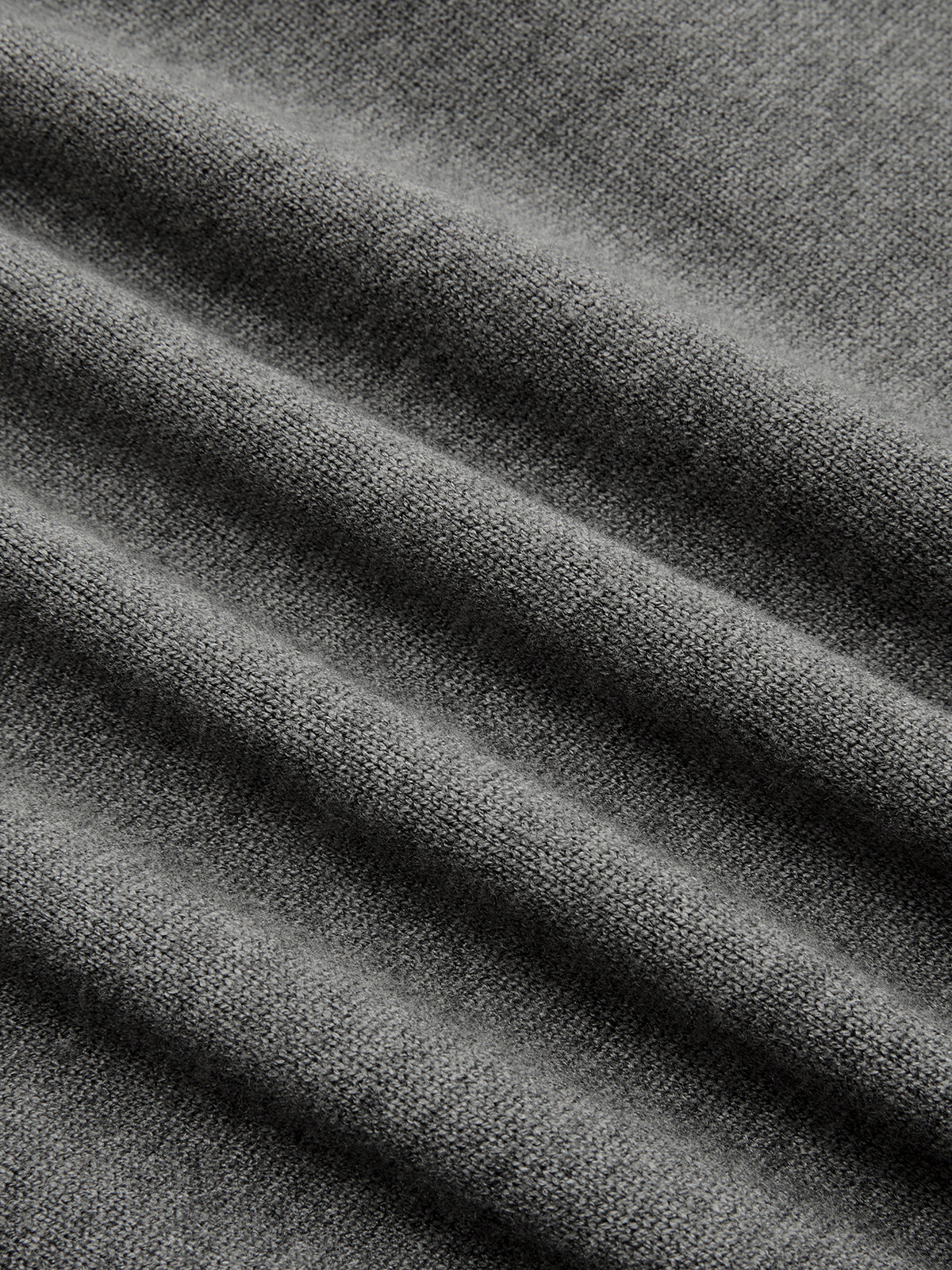 Sweter bez rękawów z dekoltem typu crew neck i ściągaczem w talii