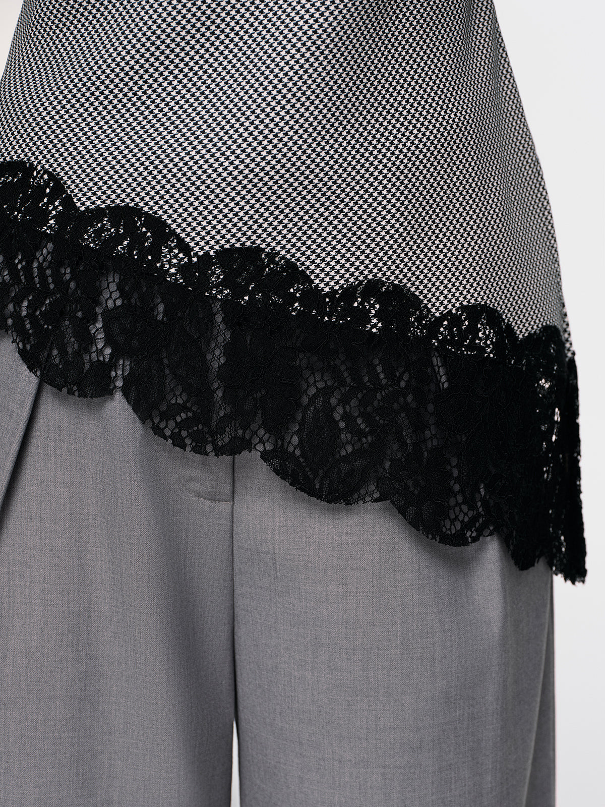Top z koronkowym wykończeniem w wzór houndstooth z kołnierzem