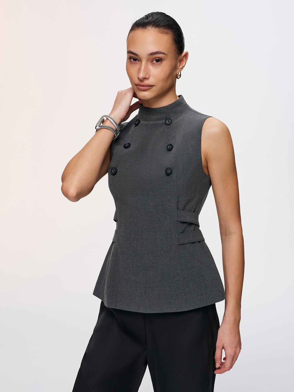 Sukienka bez rękawów z peplum