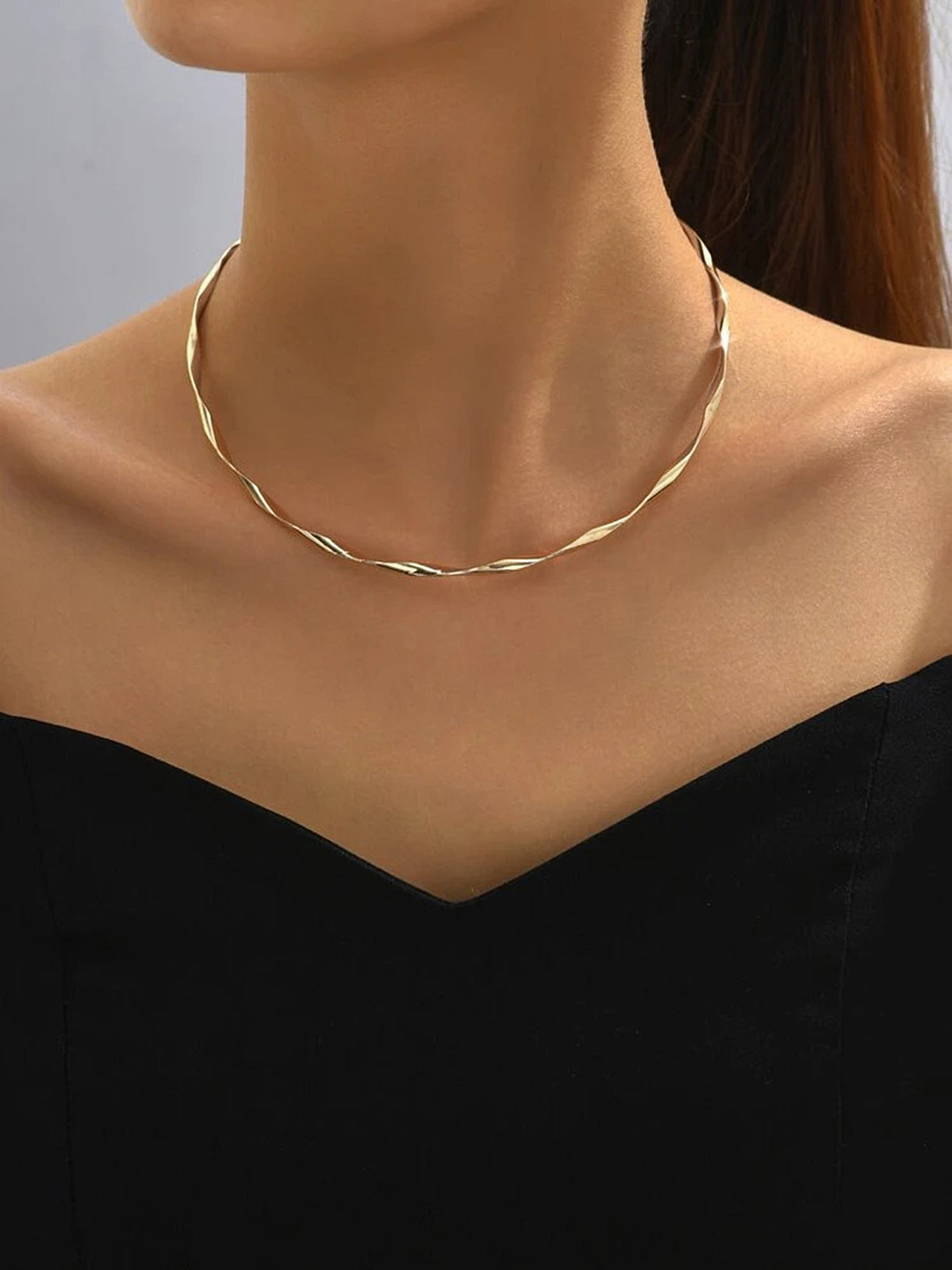 Skręcony Minimalistyczny Naszyjnik Choker