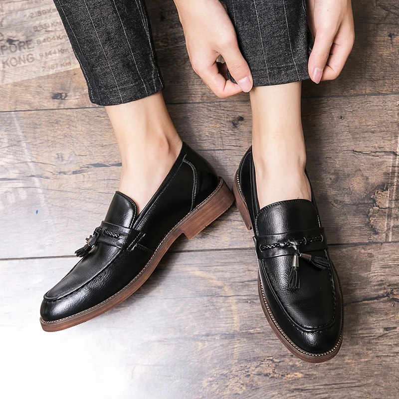 Skórzane loafersy z frędzlami
