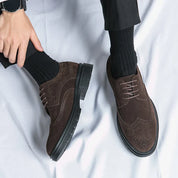Zamszowe buty biznesowe
