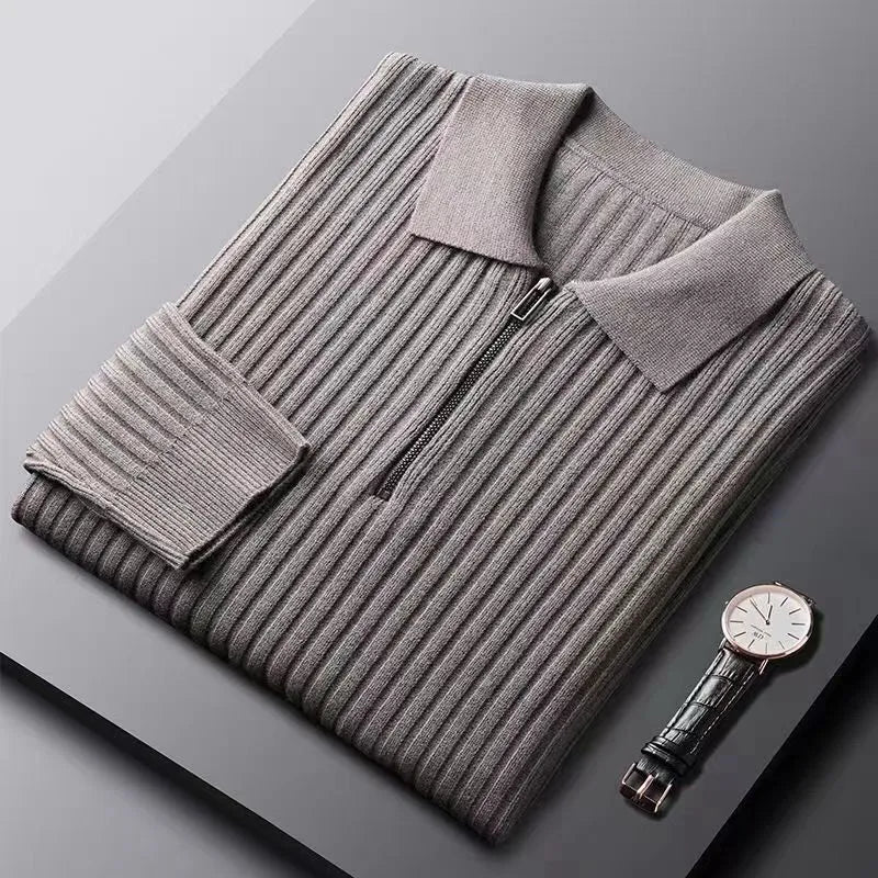Elegancki sweter z zamkiem w paski