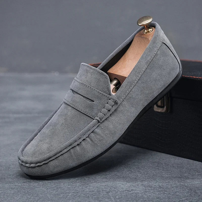 Lekkie zamszowe loafersy
