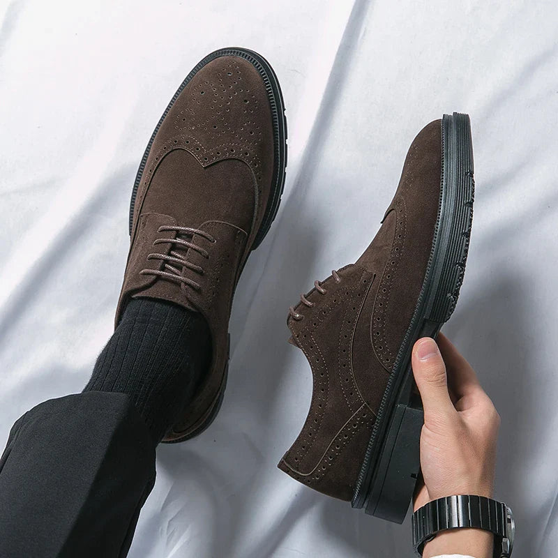 Zamszowe buty biznesowe