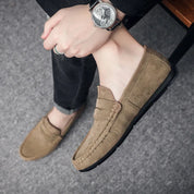 Lekkie zamszowe loafersy