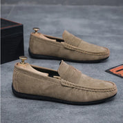 Lekkie zamszowe loafersy