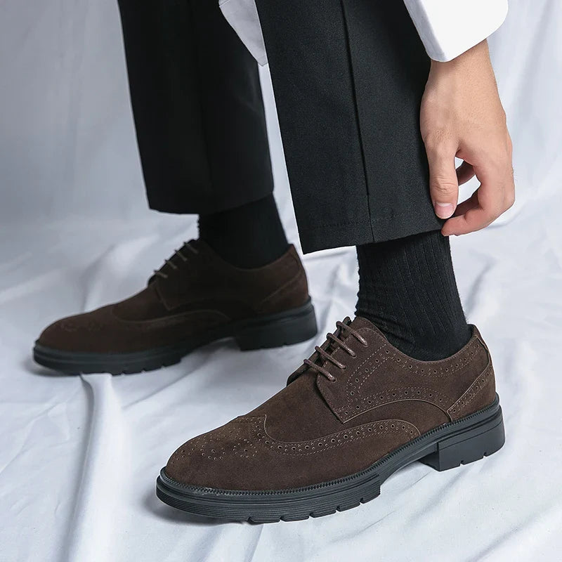 Zamszowe buty biznesowe