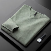 Elegancki Sweter z Kaszmiru z Dekoltem w Serek