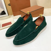 Klasyczne zamszowe loafersy