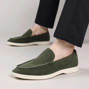 Klasyczne zamszowe loafersy