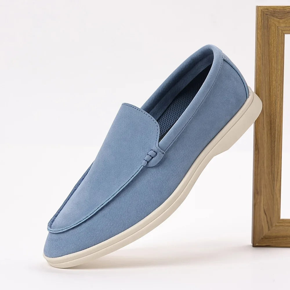 Klasyczne zamszowe loafersy