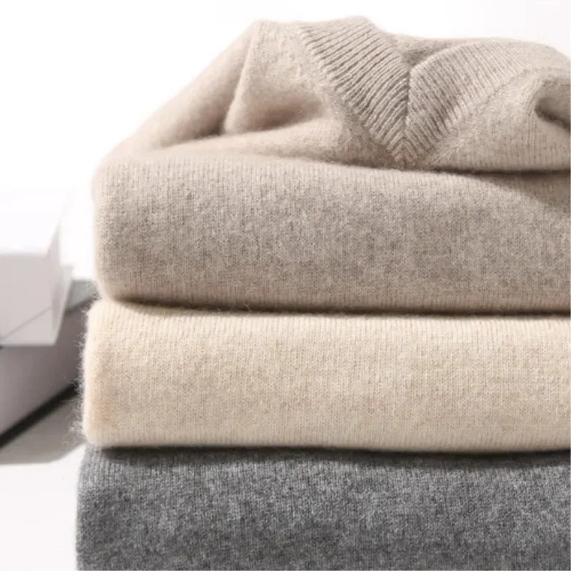 Elegancki Sweter z Dekoltem w Serek