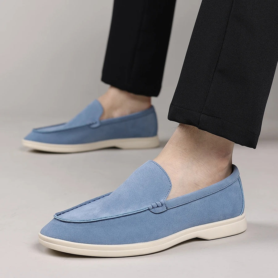 Klasyczne zamszowe loafersy