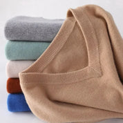 Elegancki Sweter z Dekoltem w Serek