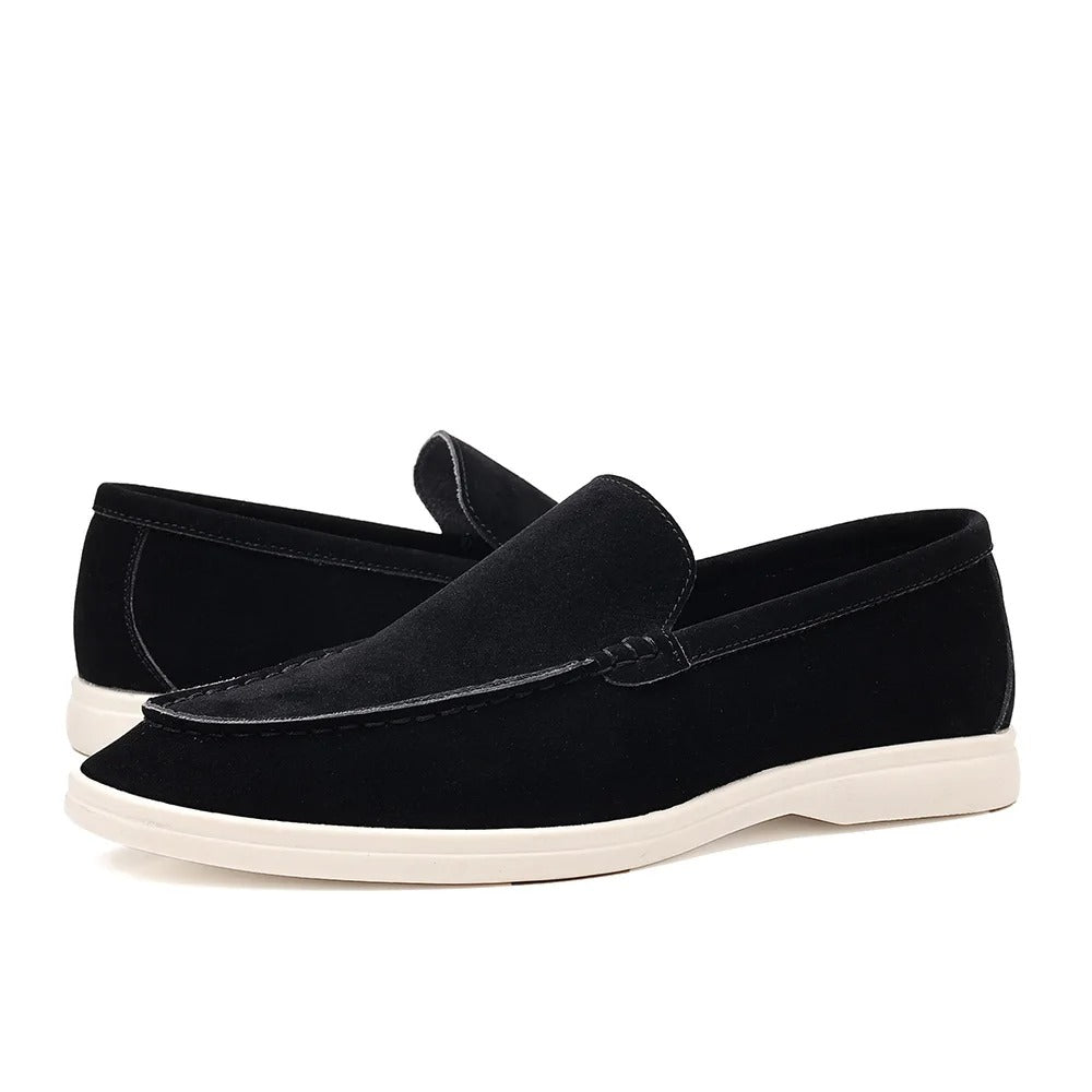 Klasyczne zamszowe loafersy