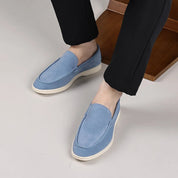 Klasyczne zamszowe loafersy