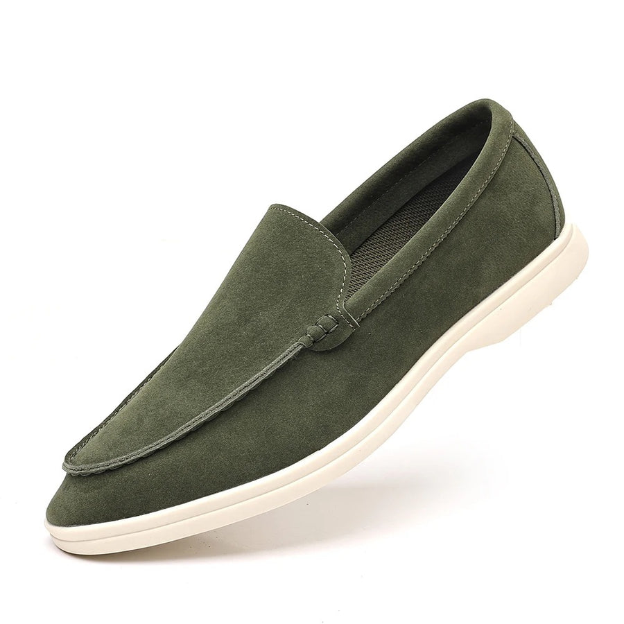 Klasyczne zamszowe loafersy