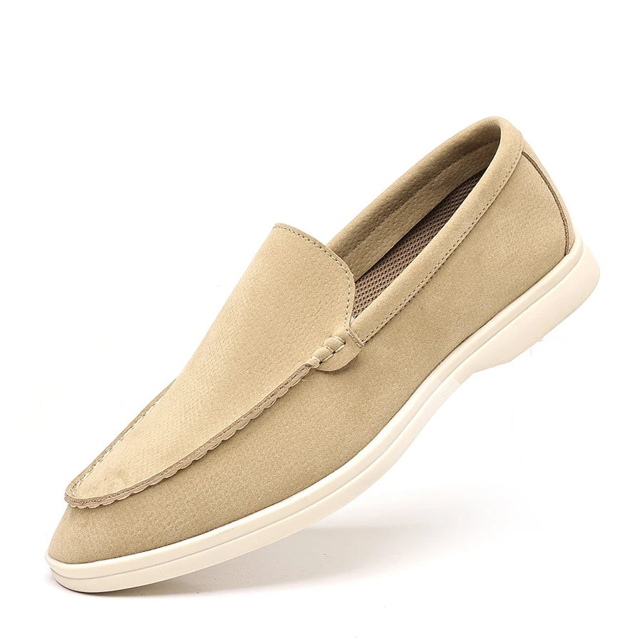 Klasyczne zamszowe loafersy